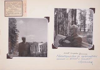 [SUBURB FOR THE SOVIET WRITERS] Peredelkinskie foto [i.e. Peredelkino Photos]